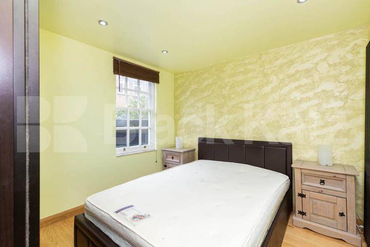 Refurbished 1 bedrooms property in zone 1 with roof terrace Chapel Market, Angel